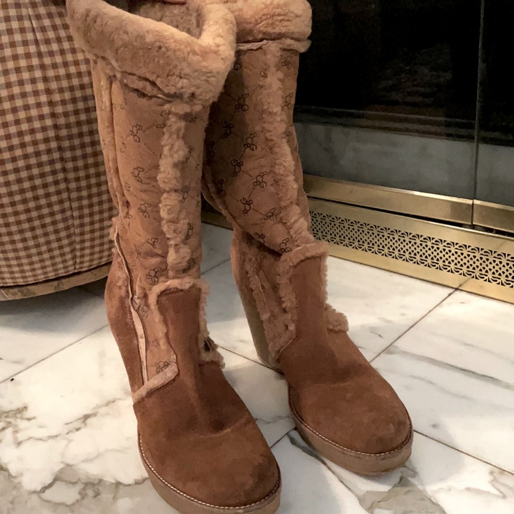 BCBG winter boots! Well insulated and warm, great wedge platform for walking!